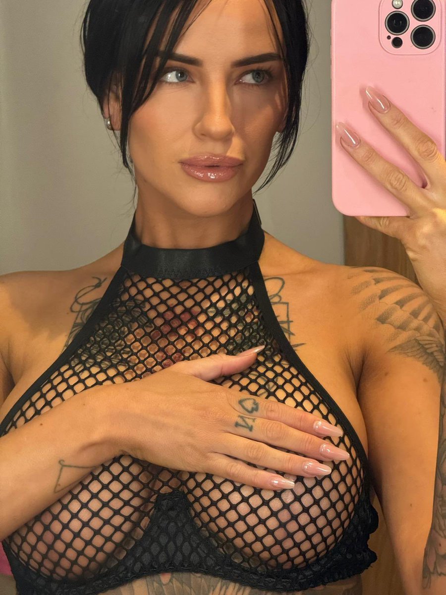 Nikki Foxx tweet media