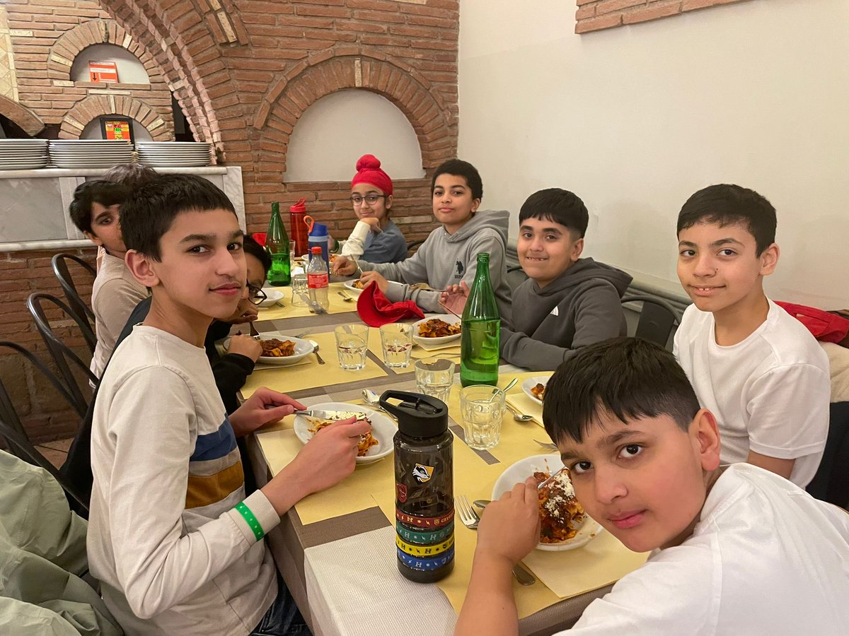 Hallfield School tweet media