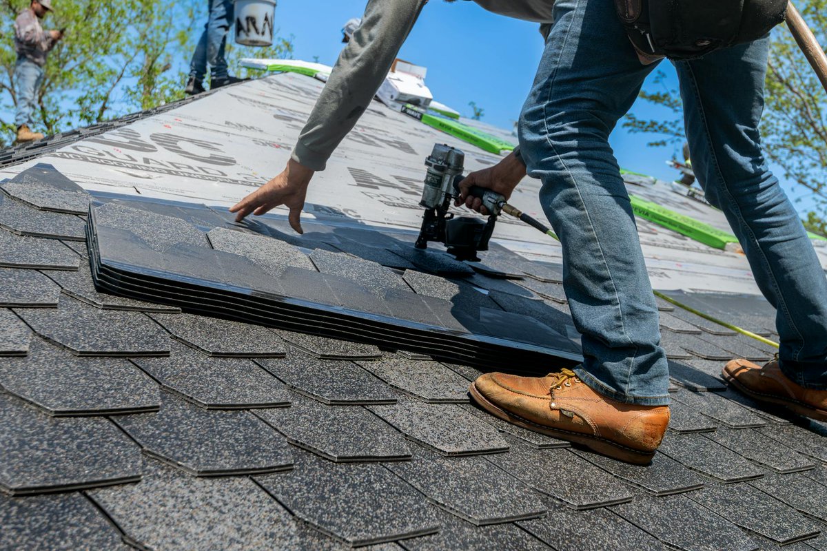 hrcroofsolarinc's tweet image. Your roof works hard every day. Giving it a yearly professional inspection is a small investment that delivers significant returns! monkeylink.co/d2d062 
#BayAreaRoofing #RoofingContractor