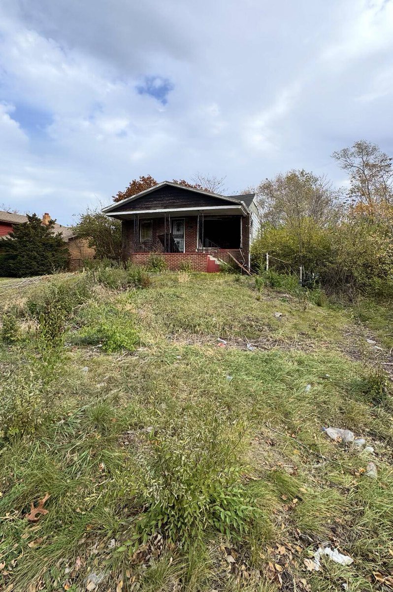 Realest.com®️ tweet media