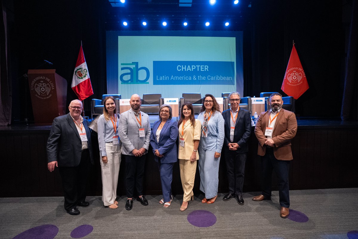 Universidad de Lima tweet media