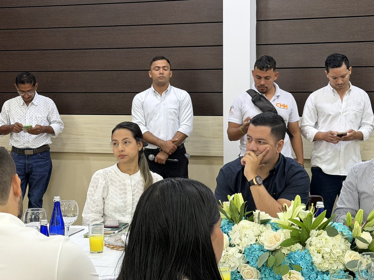 CristyRinconHar's tweet photo. LA @ccmonteria A CARGO D NTRO PRESIDENTE EJECUTIVO @AlvaroSegrith INVITARON A LOS CONGRESISTAS ELECTOS A TRABAJAR X NTRO DPTO Y EL MIEMBRO D LA JUNTA @JorgeFernandoGC ESTIGMATIZA A SAHAGÚN COMO EL MUNICIPIO MÁS CORRUPTO DE CORDOBA, SIN FUNDAMENTOS LEGALES #RESPETEN Y MÁS NA’ https://t.co/HdLhnA0WYX