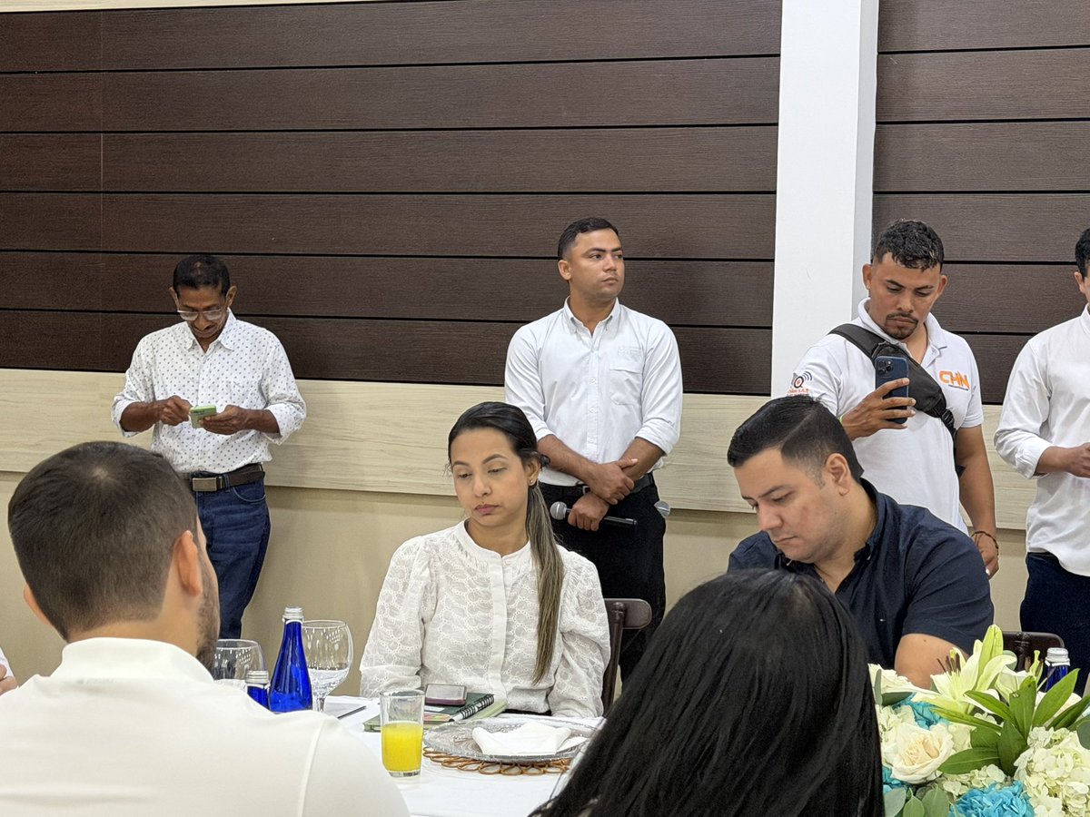 CristyRinconHar's tweet photo. LA @ccmonteria A CARGO D NTRO PRESIDENTE EJECUTIVO @AlvaroSegrith INVITARON A LOS CONGRESISTAS ELECTOS A TRABAJAR X NTRO DPTO Y EL MIEMBRO D LA JUNTA @JorgeFernandoGC ESTIGMATIZA A SAHAGÚN COMO EL MUNICIPIO MÁS CORRUPTO DE CORDOBA, SIN FUNDAMENTOS LEGALES #RESPETEN Y MÁS NA’ https://t.co/HdLhnA0WYX
