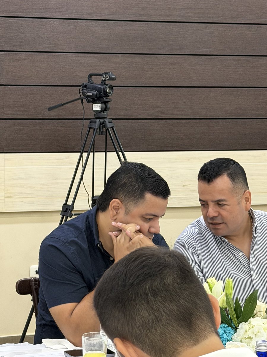 CristyRinconHar's tweet photo. LA @ccmonteria A CARGO D NTRO PRESIDENTE EJECUTIVO @AlvaroSegrith INVITARON A LOS CONGRESISTAS ELECTOS A TRABAJAR X NTRO DPTO Y EL MIEMBRO D LA JUNTA @JorgeFernandoGC ESTIGMATIZA A SAHAGÚN COMO EL MUNICIPIO MÁS CORRUPTO DE CORDOBA, SIN FUNDAMENTOS LEGALES #RESPETEN Y MÁS NA’ https://t.co/HdLhnA0WYX
