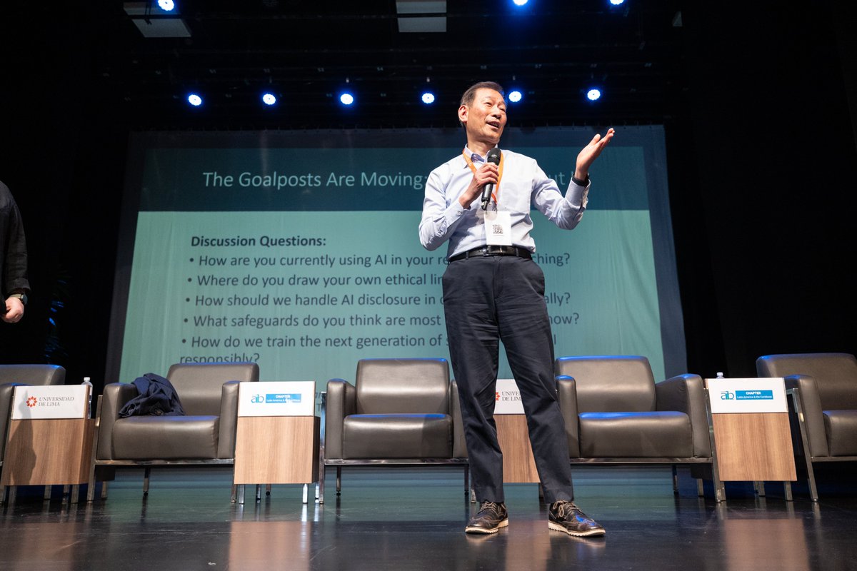 Universidad de Lima tweet media