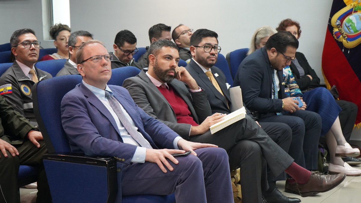 DEFENSORIAEC's tweet photo. 🔎📑También ante la importancia de fortalecer las capacidades en la aplicación del #ProtocoloDeMinnesota, con principios y directrices para el Estado ecuatoriano, sus instituciones y las personas que participan de una investigación. https://t.co/UKQ7Q6ANlP