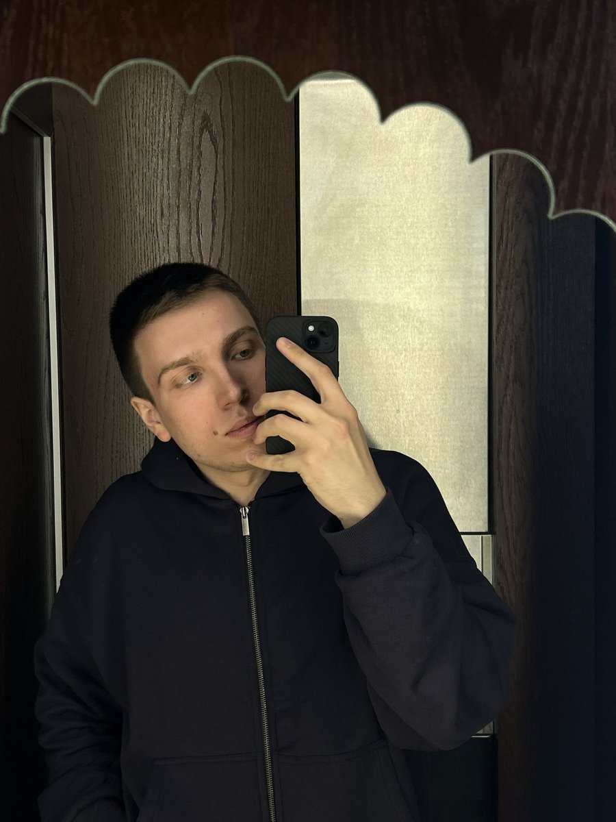 Владислав tweet media