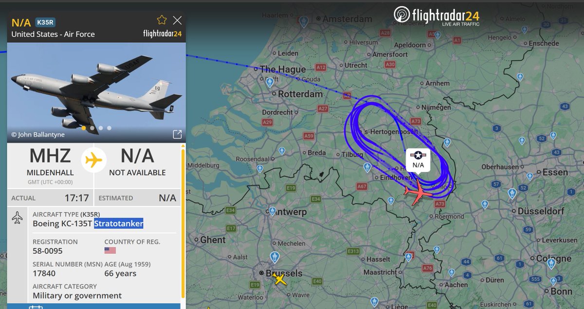 andreversluis's tweet photo. Een Boeing KC-135T Stratotanker van de VS vliegt veel rondjes over Nederland. Oefening bijtanken F35's?  @Defensie @Kon_Luchtmacht  Voorbereiding op een inzet? @flightradar24 https://t.co/cK9WseIScZ