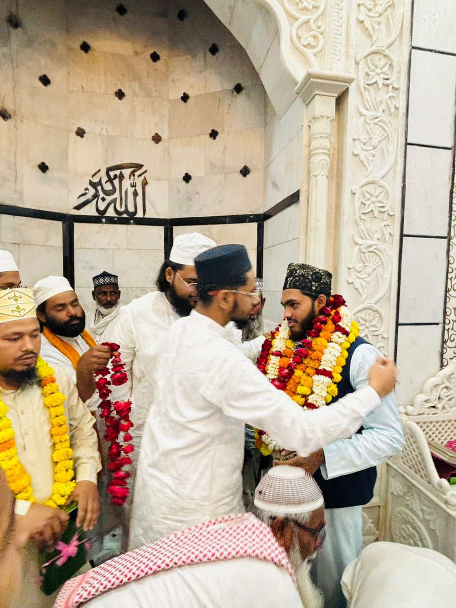 obaidimission's tweet photo. *ختم تروایح *

۲۷ رمضان المبارک ۱۴۴۷

۱۶ مارچ ۲۰۲۶

جامع مسجد ابوالغوث خانقاہ عالیہ غوثیہ چشتیہ دھاوا شریف غازی پور

*Khatam e Taraweeh*

26 Ramadan ul Mubarak 1447

16 March 2026

Jame Masjid Abul Ghaus Khanqah e Aliya Ghausia Chishtiya Dhawa Sharif https://t.co/YwSgUEtKUu