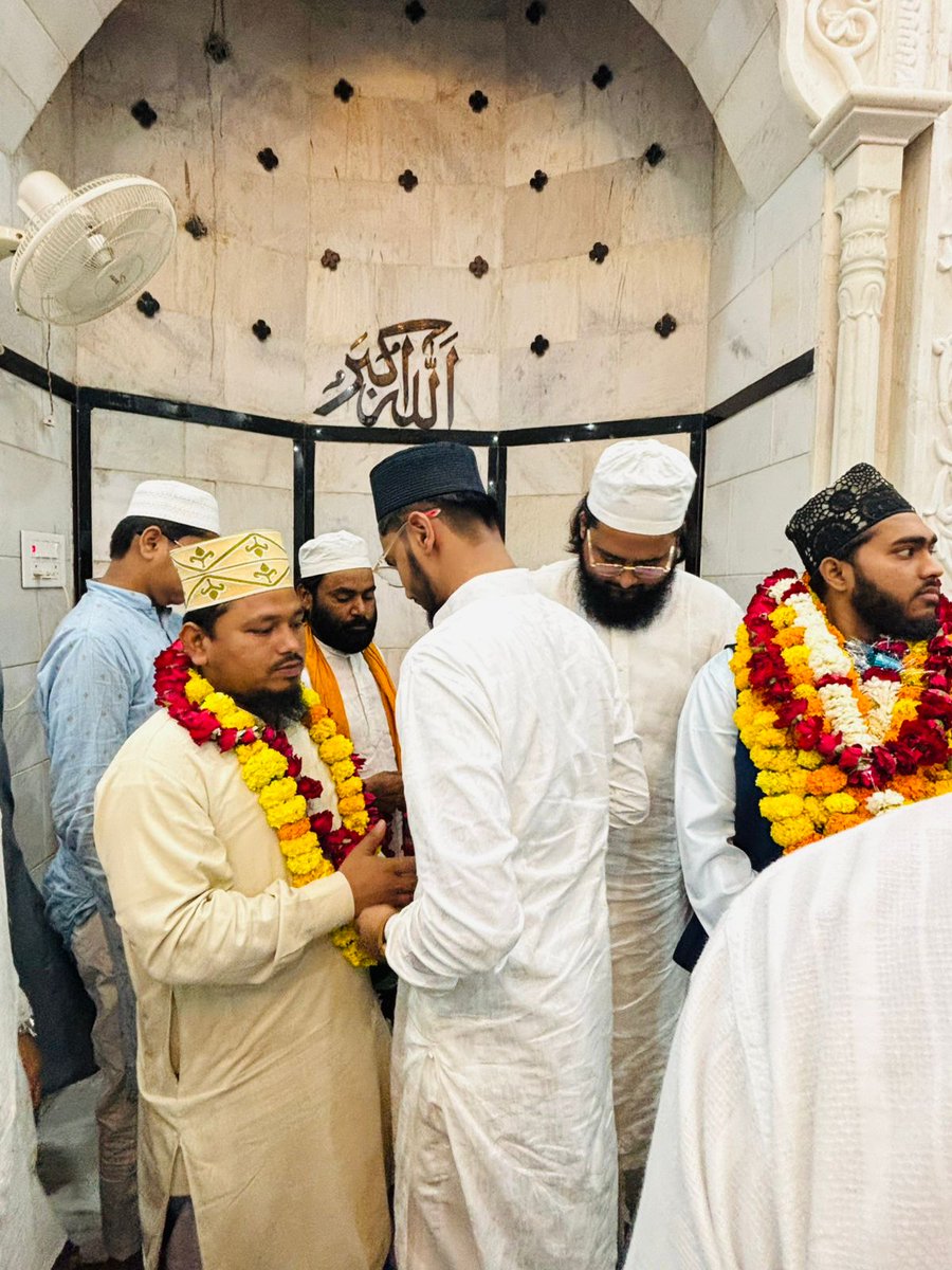 obaidimission's tweet photo. *ختم تروایح *

۲۷ رمضان المبارک ۱۴۴۷

۱۶ مارچ ۲۰۲۶

جامع مسجد ابوالغوث خانقاہ عالیہ غوثیہ چشتیہ دھاوا شریف غازی پور

*Khatam e Taraweeh*

26 Ramadan ul Mubarak 1447

16 March 2026

Jame Masjid Abul Ghaus Khanqah e Aliya Ghausia Chishtiya Dhawa Sharif https://t.co/MnPU4pp4zL