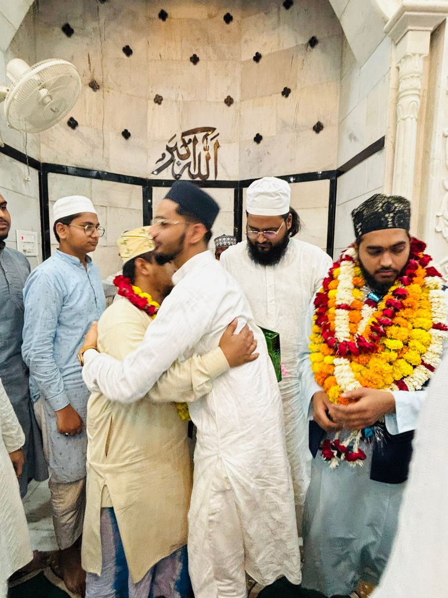 obaidimission's tweet photo. *ختم تروایح *

۲۷ رمضان المبارک ۱۴۴۷

۱۶ مارچ ۲۰۲۶

جامع مسجد ابوالغوث خانقاہ عالیہ غوثیہ چشتیہ دھاوا شریف غازی پور

*Khatam e Taraweeh*

26 Ramadan ul Mubarak 1447

16 March 2026

Jame Masjid Abul Ghaus Khanqah e Aliya Ghausia Chishtiya Dhawa Sharif https://t.co/MnPU4pp4zL