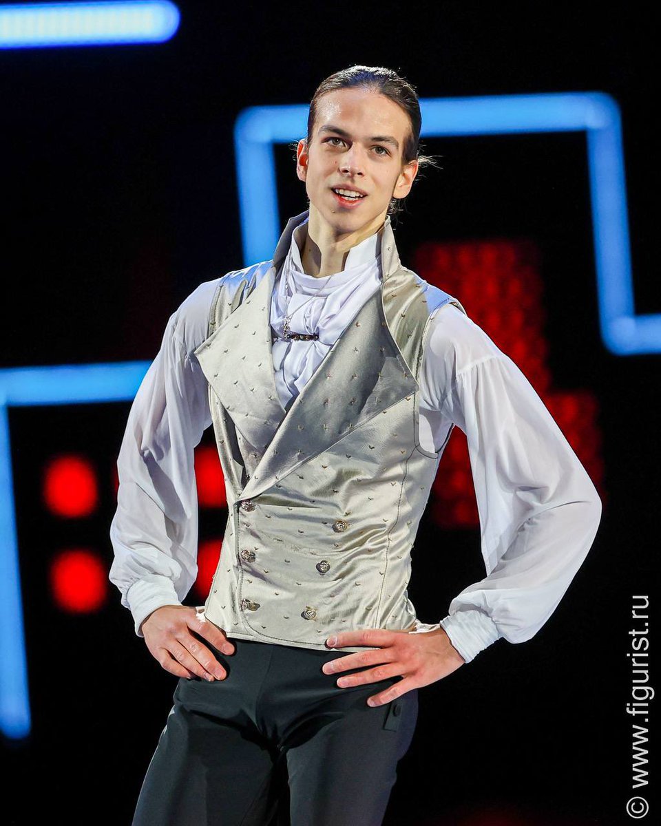 PetrGumennik's tweet image. Typical Russian Romanticism 🇷🇺🤩⛸️🌹🫶 #Onegin 

Follow for daily #PetrGumennik updates &amp;amp; #Olympics2026 coverage! ❤️ #MilanoCortinaOlympics2026 #quad #quadGod #IliaMalinin