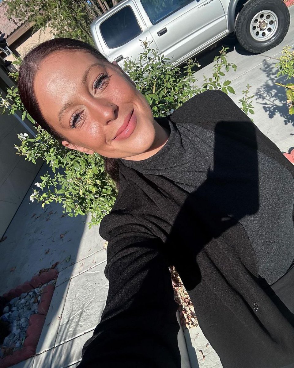 karmenvilan's tweet photo. A moment worth keeping 💫 Just living beautifully 🌷Happy weekend y'all.... https://t.co/27ds2AfgoP