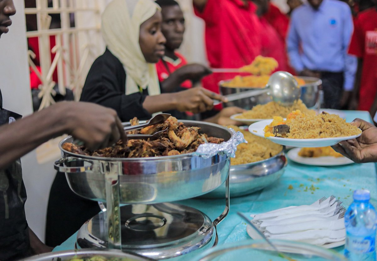 StMarysKitende tweet media