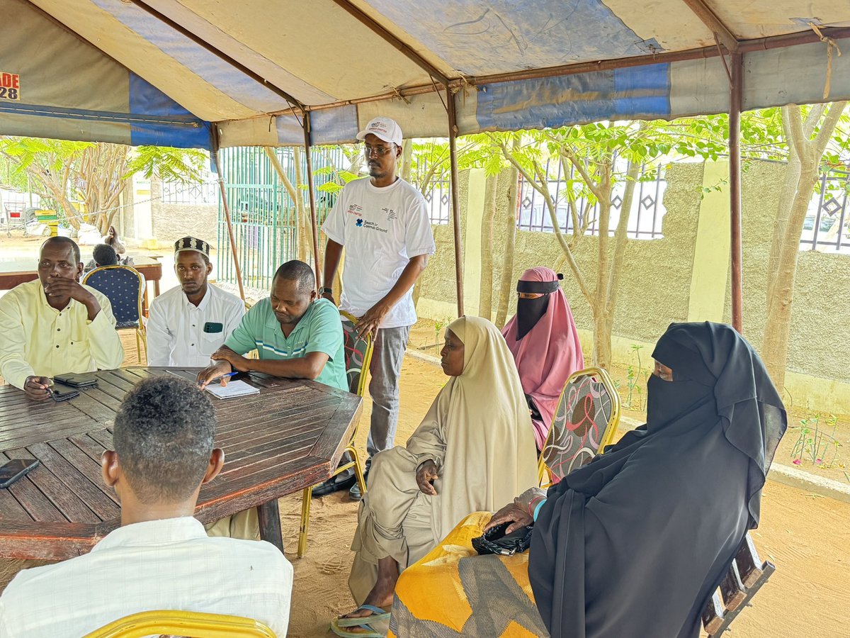 GarissaChamber's tweet photo. Great engagement, KNCCI-Garissa Chapter hosted a B2B workshop bringing together the refugee business community, local entrepreneurs, gov,t depts to strengthen partnerships, market linkages, and inclusive economic growth. 🤝📈

#MSMEs #BusinessLinkages #Garissa #EconomicInclusion https://t.co/J2pI9ijqSm