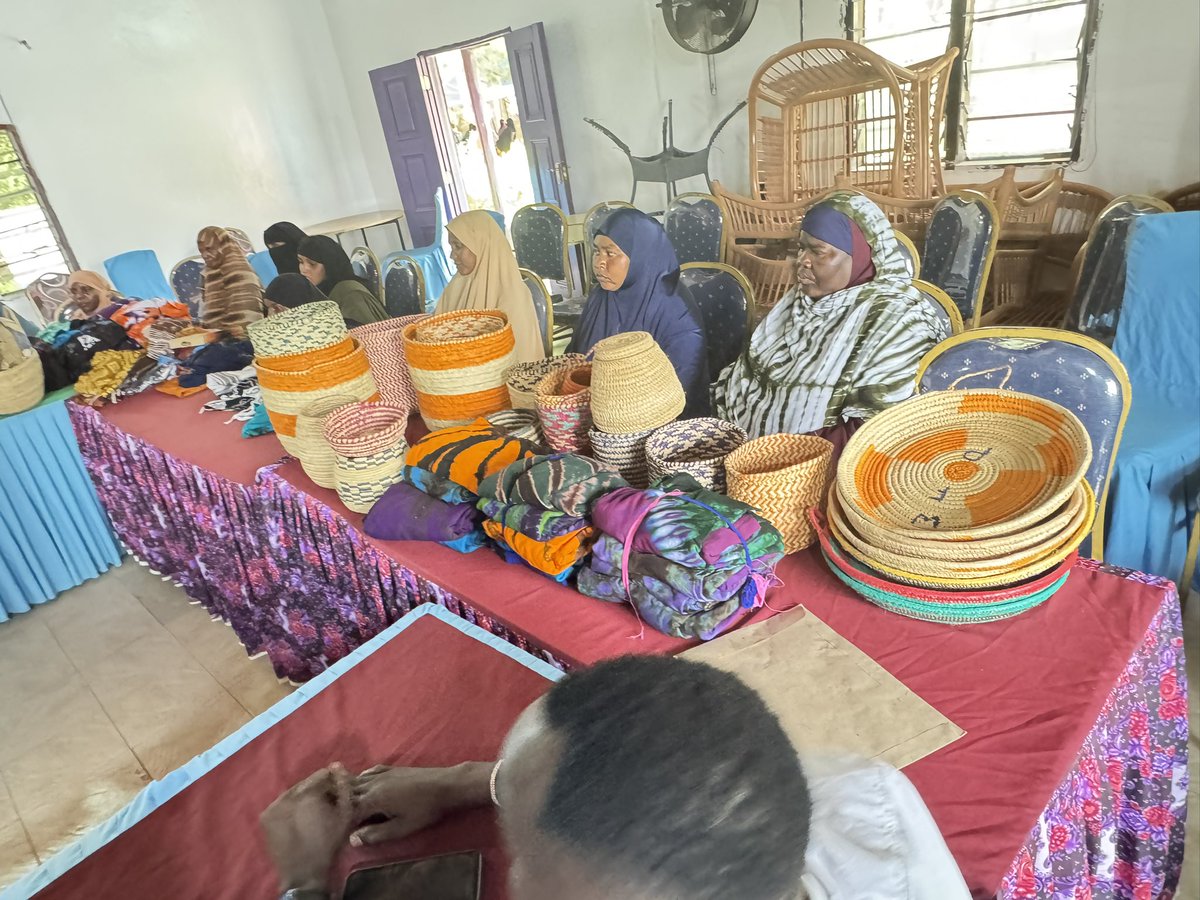 GarissaChamber's tweet photo. Great engagement, KNCCI-Garissa Chapter hosted a B2B workshop bringing together the refugee business community, local entrepreneurs, gov,t depts to strengthen partnerships, market linkages, and inclusive economic growth. 🤝📈

#MSMEs #BusinessLinkages #Garissa #EconomicInclusion https://t.co/J2pI9ijqSm