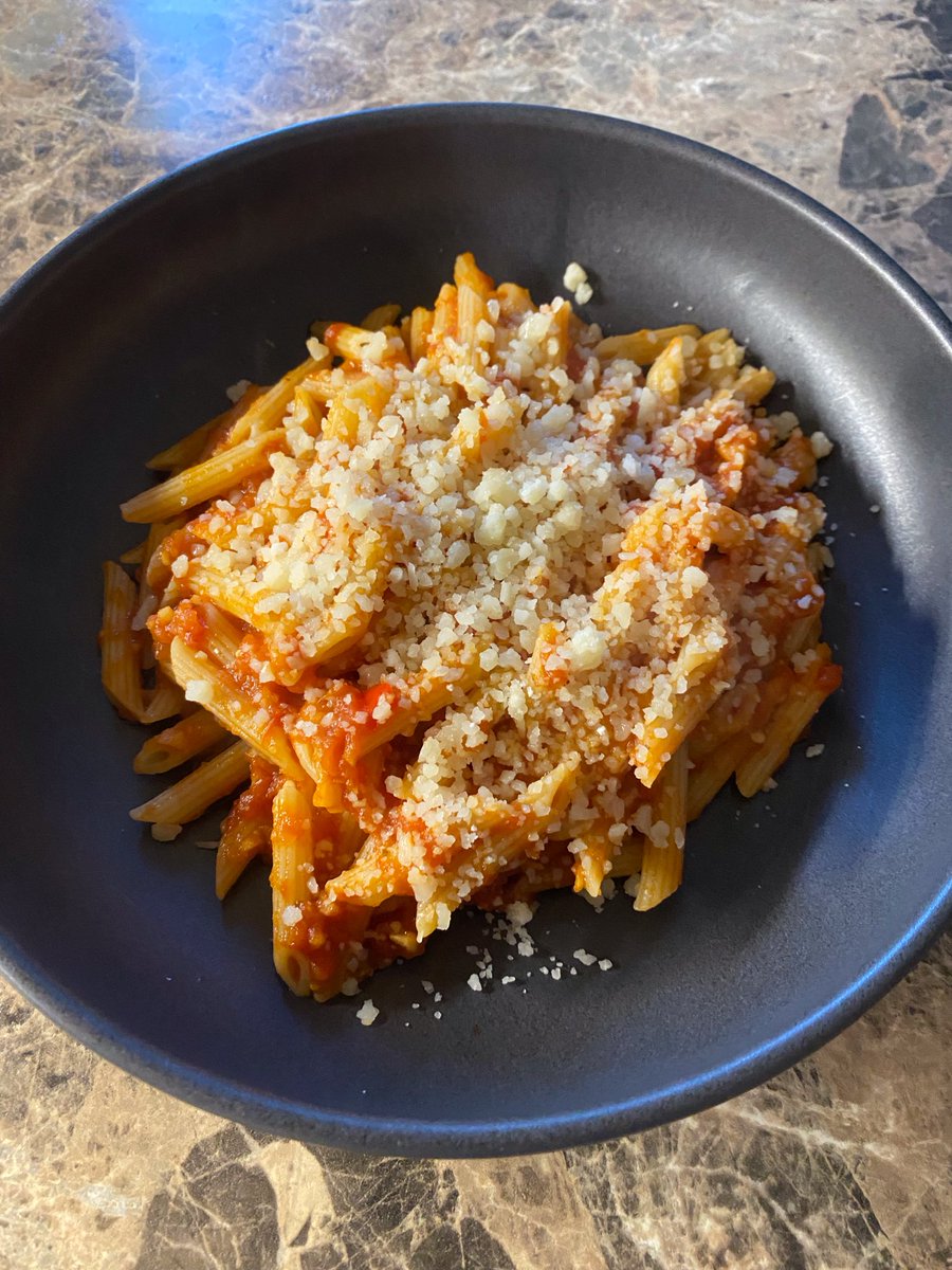 julie la résiliente . ben oui ! tweet media