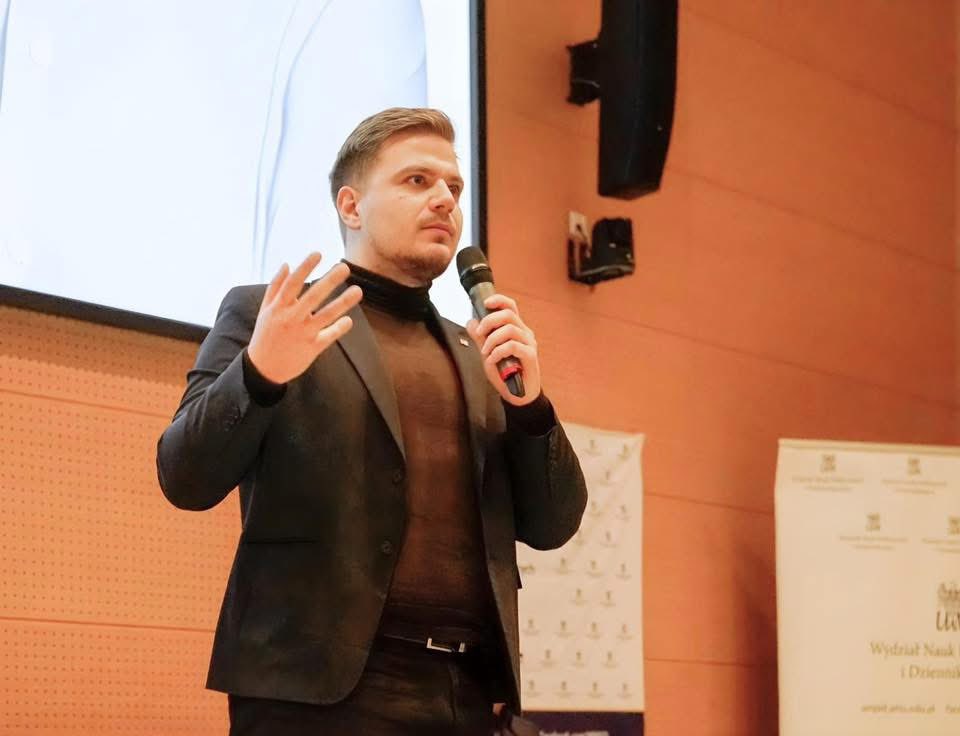 Szymon Stachowiak tweet media