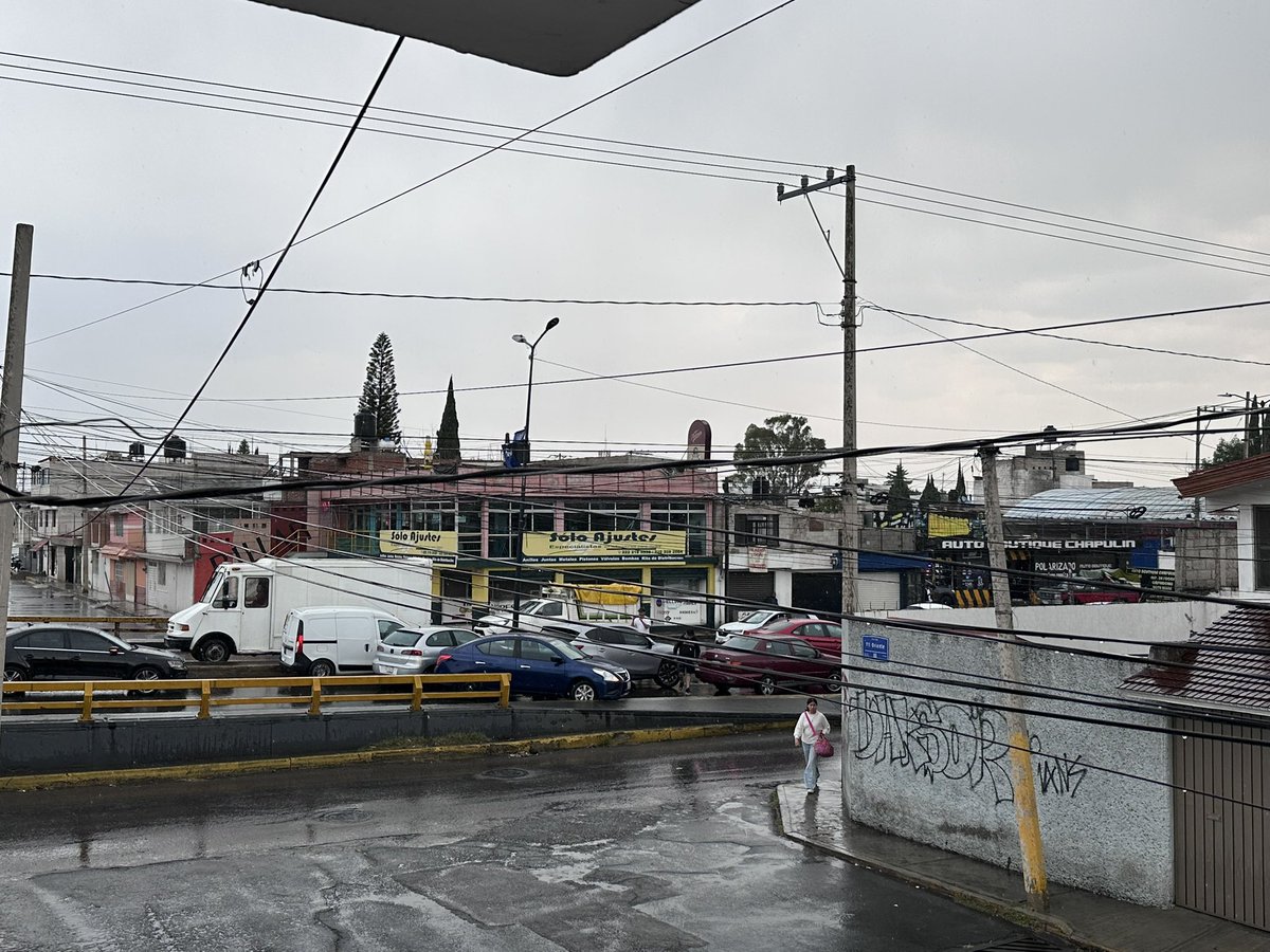 mkt_mx's tweet photo. Comienzan a caer una gotas de lluvia y carambola sobre la 16 de septiembre a la altura de la 111 Ote-Pte,NO hay heridos tráfico detenido en la 16. @laredcincoradio @JCarlos_Valerio @MariLoliPellon @carlosmartinh @TraficoPuebla https://t.co/cF2zqOzL9S