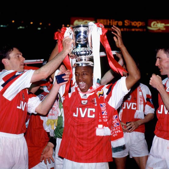 Tony Perry tweet media