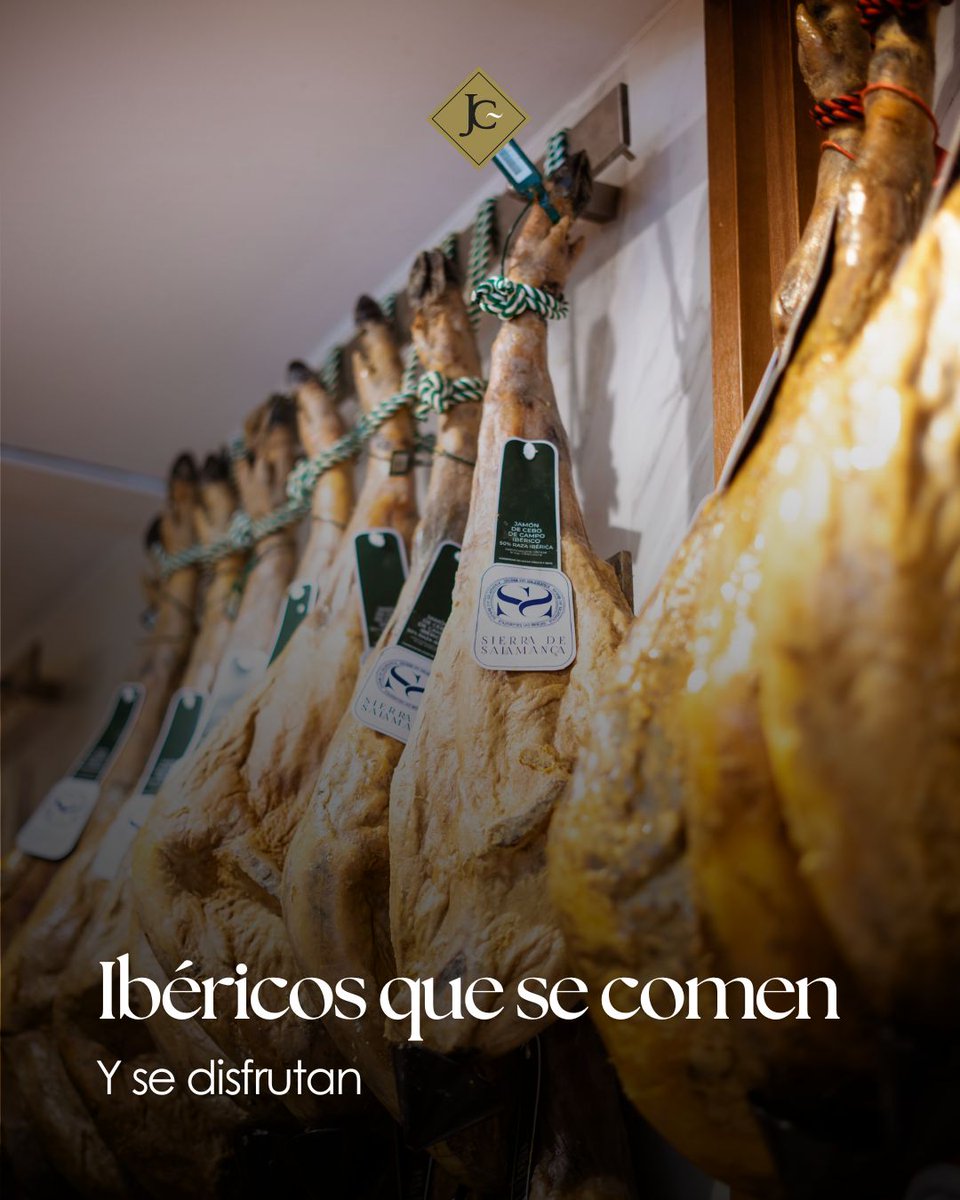 jamondecarmen's tweet photo. En Tienda La Jamonería de Carmen hay productos que no solo se comen, se disfrutan 😋

Jamón ibérico, quesos con carácter, embutidos, vinos y pequeños caprichos gourmet para llevarte a casa un pedacito de sabor del bueno 🍽️

Pásate y descubre tu próximo imprescindible ✨ https://t.co/nlQ3EzK9ET
