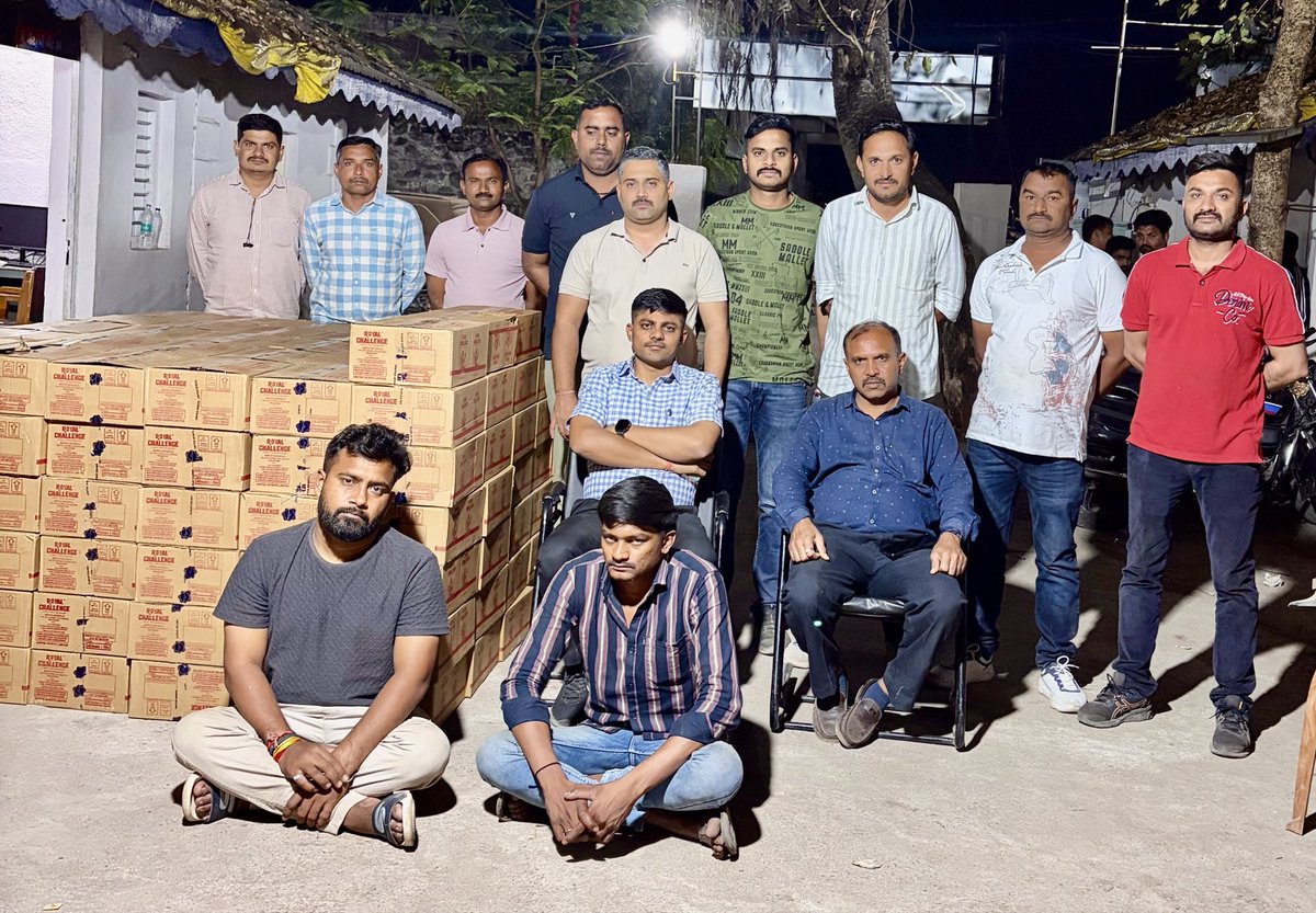 બોટાદ જિલ્લાના ઢસા પો.સ્ટે.ના મોટા ઉમરડા ગામના બસ સ્ટેન્ડ રોડ ઉપર ટ્રક માંથી કિ.રૂ.૨૭,૪૦,૬૦૮/- ના વિદેશી દારૂના જથ્થા સહીત કુલ કિ.રૂ. પ૨,૭૧,૬૦૮/-નો મુદ્દામાલ પકડી પાડતી બોટાદ એલ.સી.બી.
#BotadDistrictPolice