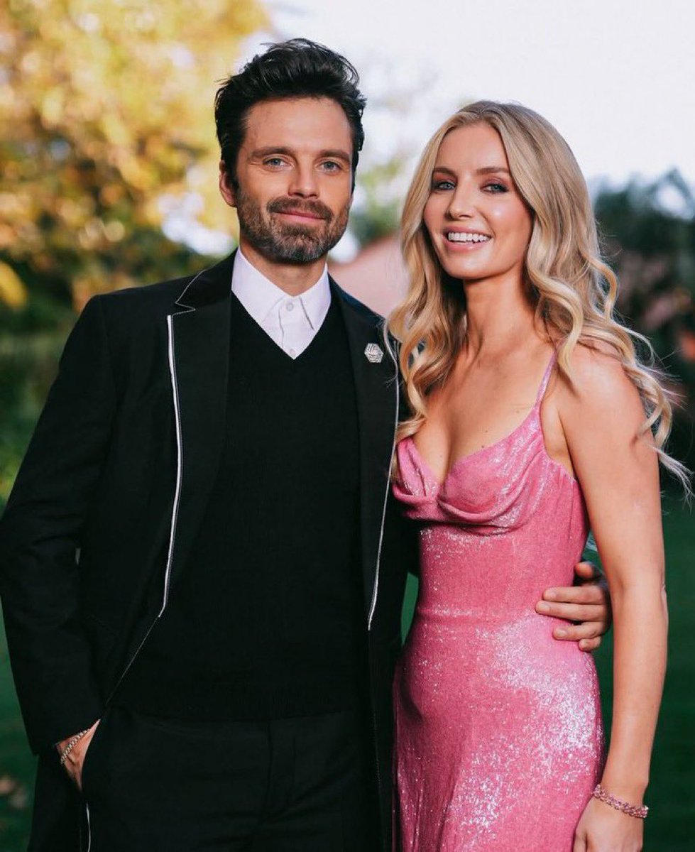 _Margvel's tweet photo. SEBASTIAN STAN VA A SER PAPÁ 😭💙

Felicitaciones a él y a Annabelle 💌 https://t.co/kM03016YvU