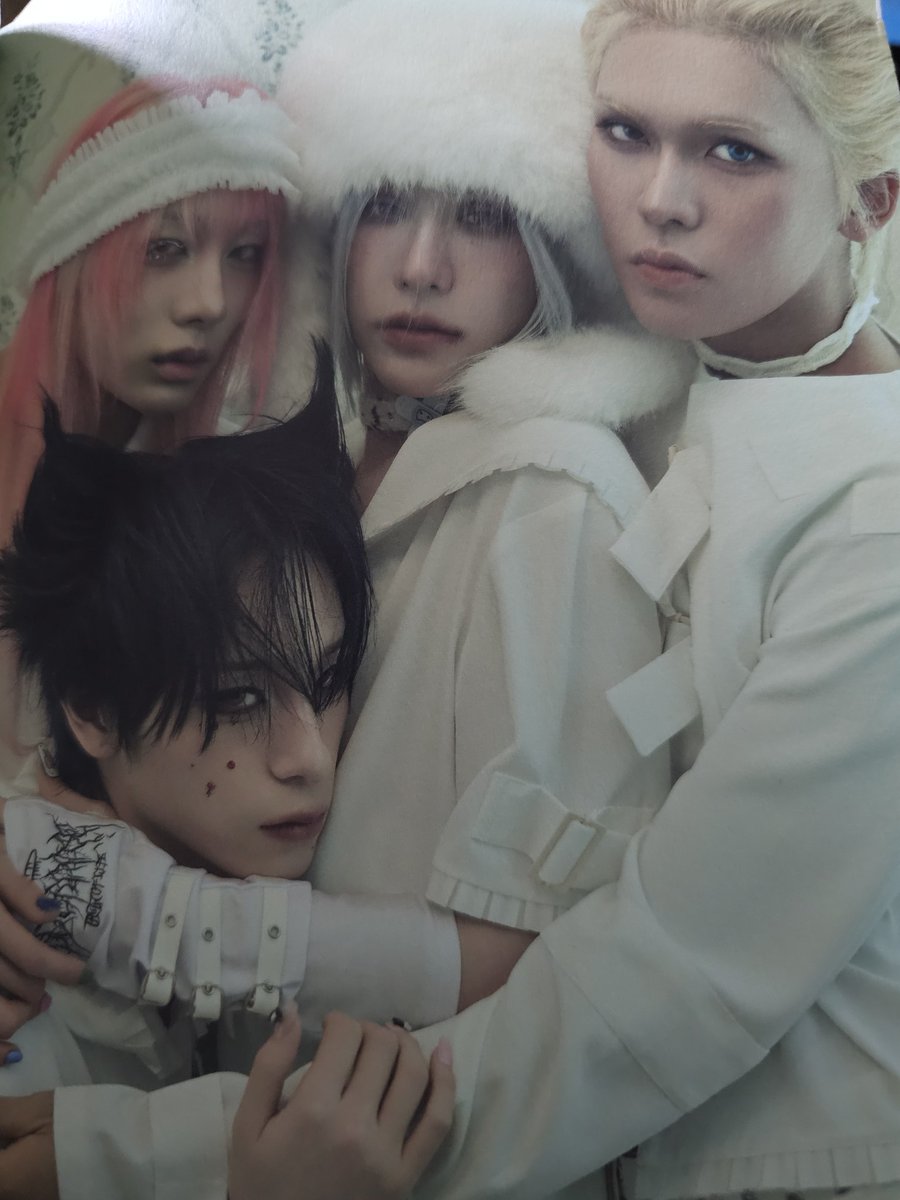 Manga_Leann88's tweet photo. https://t.co/wEpC4mWn75
UXLXVE is XLOV's 1st mini album and it takes them up a level. From start to finish it gives us what we love about the as well as showing us new sides to them. #mangaandanimemaniac #bloglovin #XLOV #UXLXVE #Rizz https://t.co/Y2s7hrMmEF