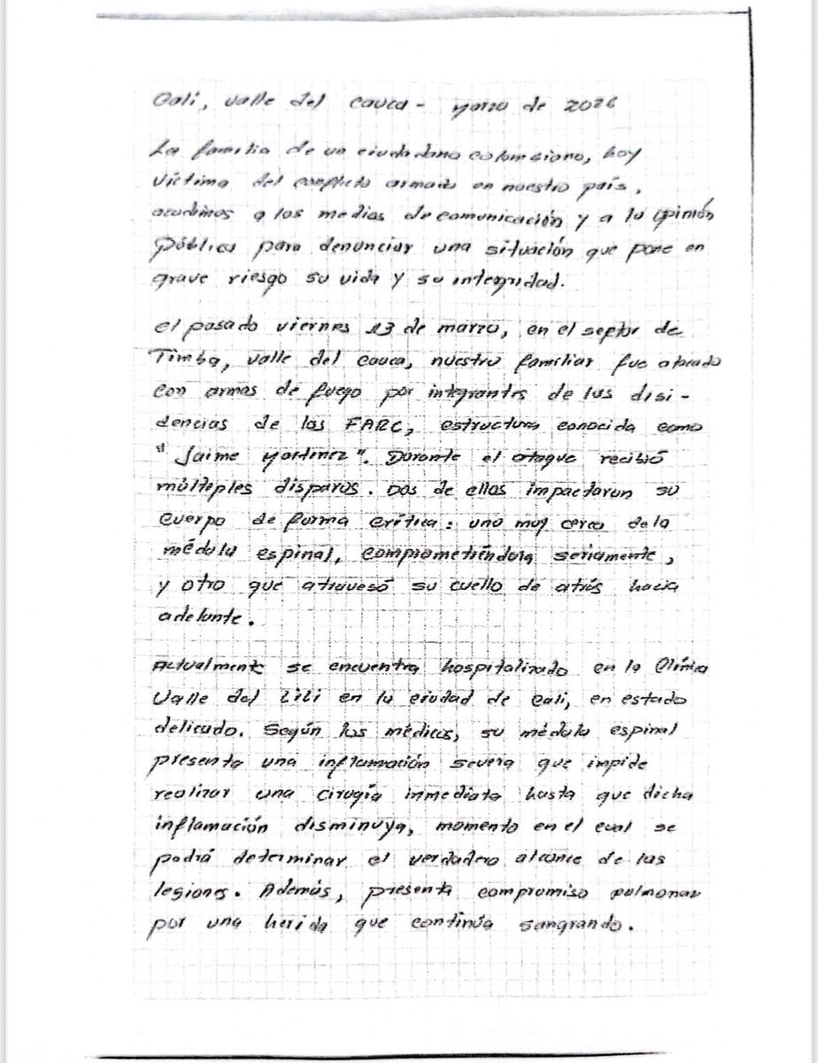 El civil herido en un retén ilegal recibió disparos en la médula espinal y el cuello.
Su estado es delicado.
La clínica dice que no puede seguir atendiéndolo por temas administrativos y solicita traslado.
La familia se opone por el riesgo.
La EPS responsable es <a href="/EPSSaludTotal/">Salud Total EPS-S</a>