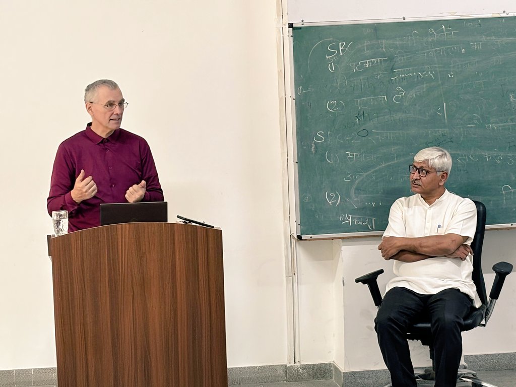 harshp937's tweet photo. उस्ताद ये क़ौमों के हैं मेमार हमारे

An enriching session on Tulsidas with Prof. Imre Bangha and  Prof. @Apoorvanand__ https://t.co/t4c6o15wXx