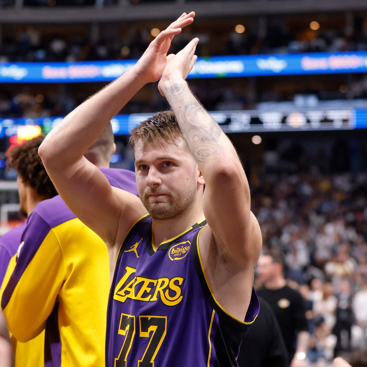 LakeShowYo tweet media