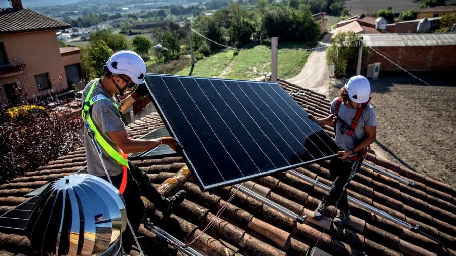 businessamfr's tweet image. EnergyVision offre gratuitement des batteries enfichables à ses clients équipés de panneaux solaires fr.businessam.be/energyvision-o… #ÉnergieRenouvelable #Batteries #PanneauxSolaires #StockageÉnergie #EnergieSolaire