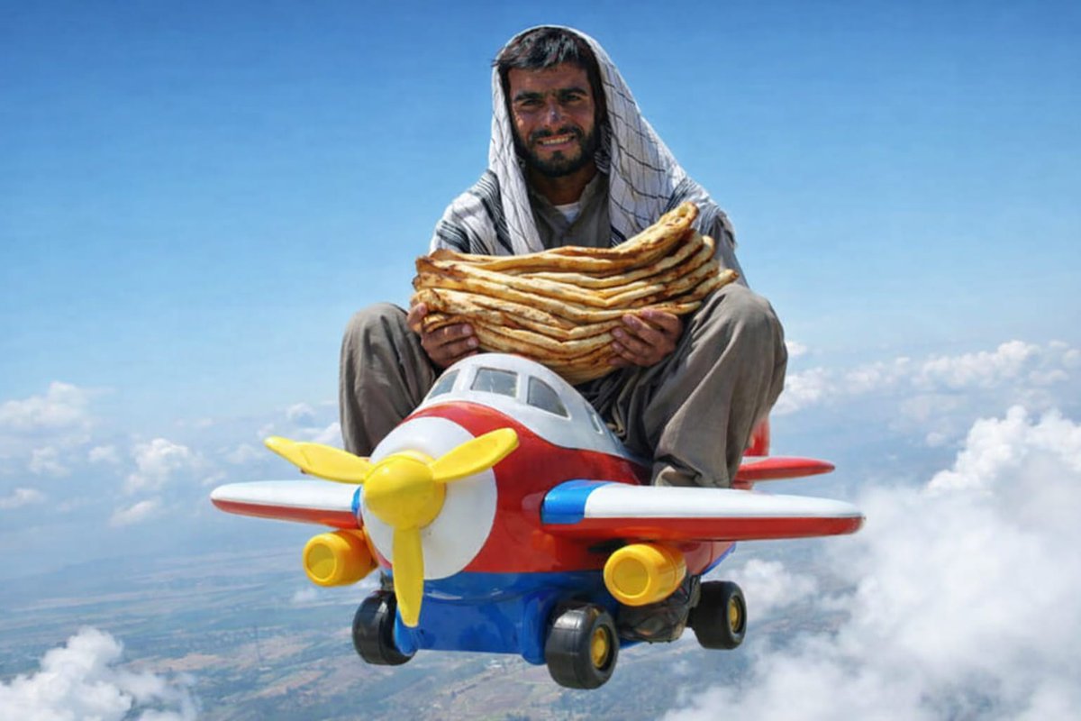 eng_faraz91's tweet photo. @WakeelMubariz Aaja apny naan bread drone pe Beth k 🤣 https://t.co/x2myNcjXWk