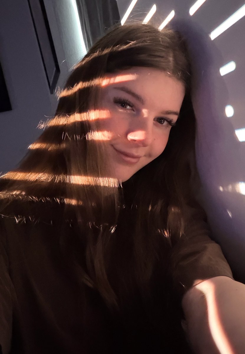 F1NN5TER tweet media