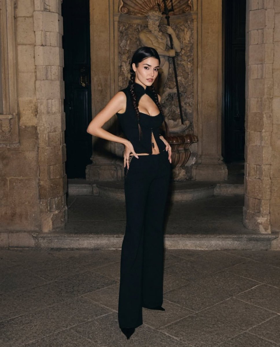 Daily Hande Erçel tweet media