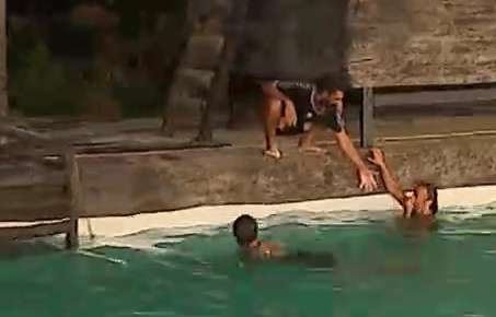 Suya düşen tüm takım arkadaşlarını bir tek Bayhan çıkartmak için yardıma gitti. 

Gerçekten iyi birisi bu  #bayhan #survivor2026