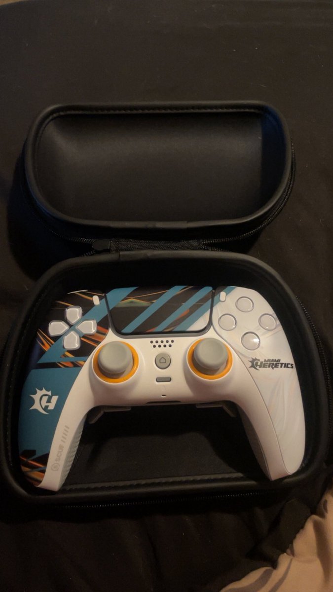 LRProbe's tweet photo. ITS FINALLY HERE @ScufGaming @MiamiHeretics https://t.co/LGaAI2ZSep