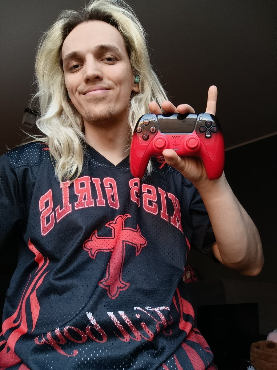 Name cannot be blank tweet media