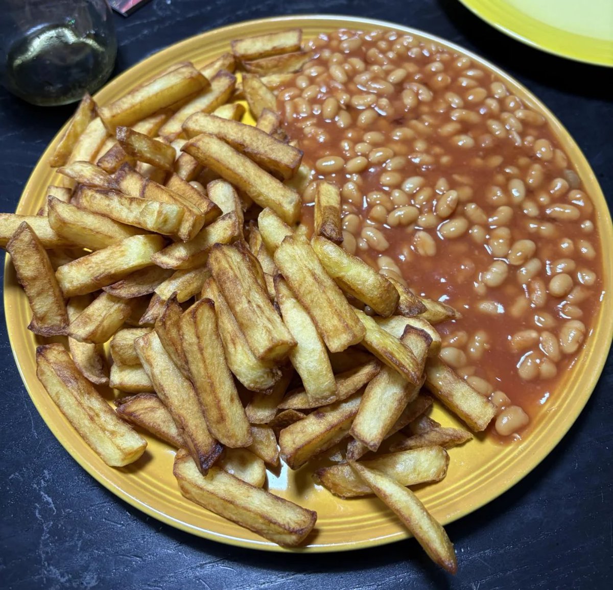 No Context Brits tweet media