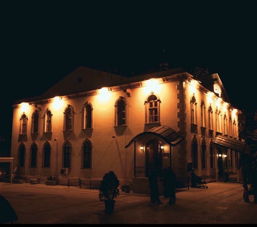 ser_ay_yy's tweet photo. Gök kubbeye Dua kuşları salalım bu gece; Gariplere mazlumlara, 
Dua edecek kimsesi olmayanlara, Hastalara şifa, Kimsesizlere derman, Kanayan yaralara,Ağlayan yüreklere ferahlık olsun, kimin ihtiyacı varsa kalbîne konsun..🕊️
#KadirGecemizMübarekOlsun https://t.co/u0BP4f3LYt