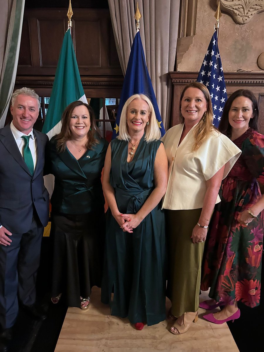 Laura Smith tweet media