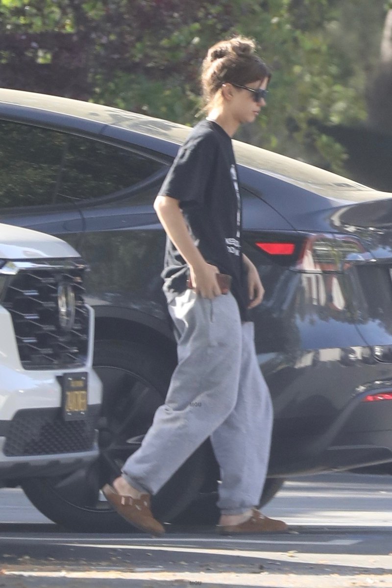 Mia Goth Updates tweet media