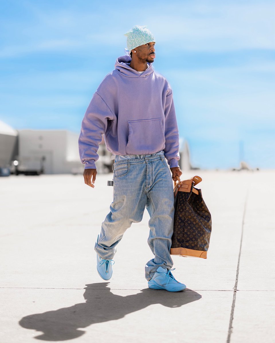 2️⃣ on the tarmac