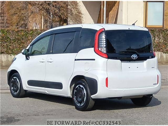 BE FORWARD tweet media