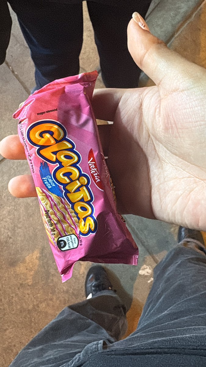 ari 🛍️ tweet media