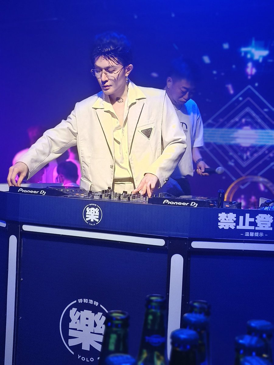 纯欲小狼 在呼市 tweet media