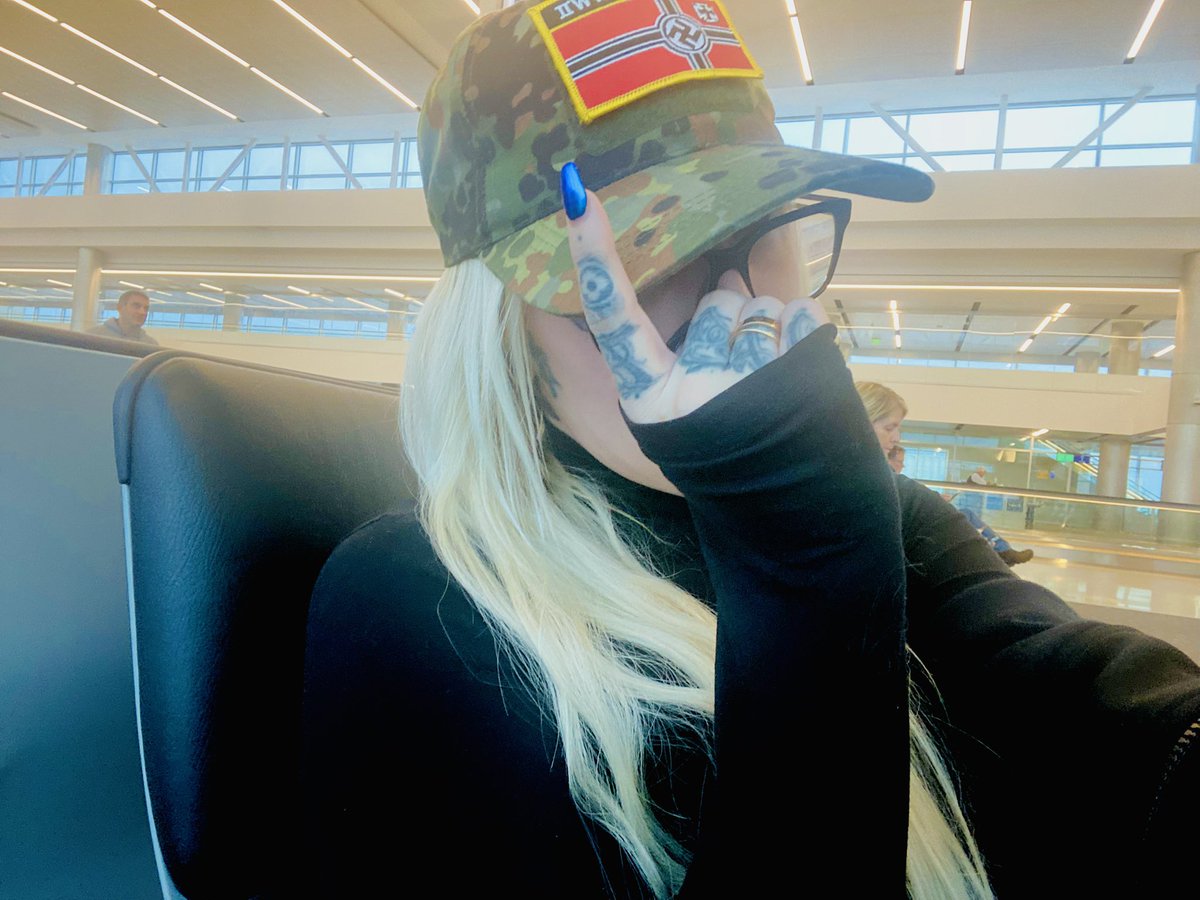 𝕣𝕦𝕟𝕖𝕤𝕔𝕒𝕡𝕖 𝕨𝕚𝕗𝕖 tweet media