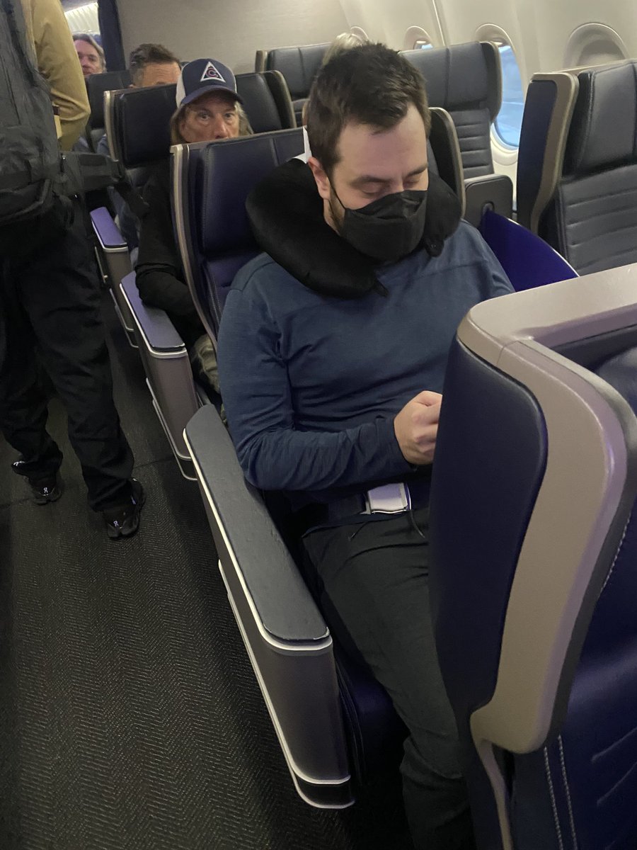 𝕣𝕦𝕟𝕖𝕤𝕔𝕒𝕡𝕖 𝕨𝕚𝕗𝕖 tweet media