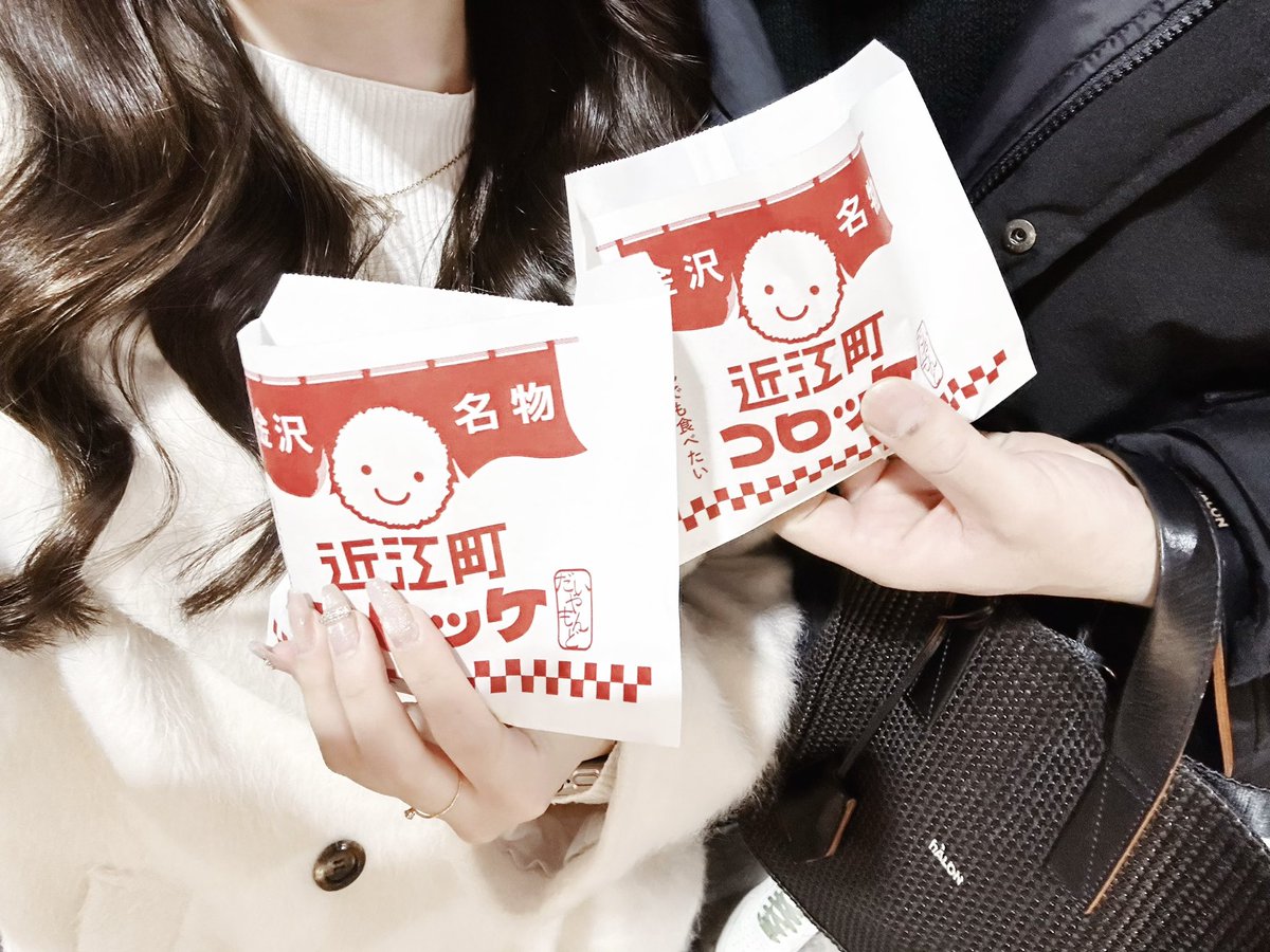_tc39m's tweet photo. 弾丸金沢旅行✈️ ₊ ⟡
食べて、食べて、食べまくりの旅 !
市場の牡蠣が本当に美味しかった~ 

帰りに"絶対また来ようね"って
2人で話したくらい楽しかった🦪⊹˚ https://t.co/wowEK2206J