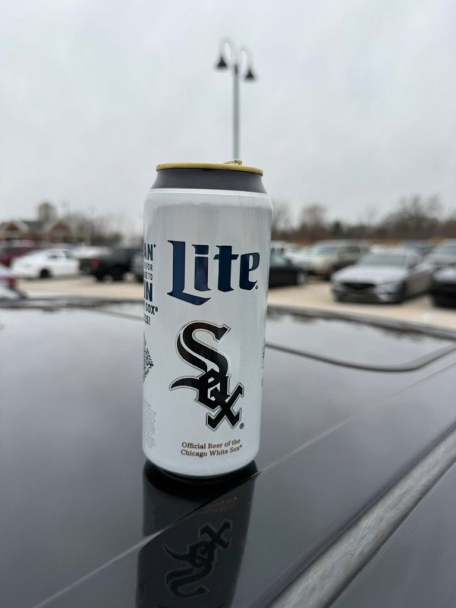 FleecedByGetz's tweet photo. If you’ve never seen a better looking can of Miller Lite, then that’s a sign you should #VoteScott in the #108Tourney https://t.co/pH4oYzD51y
